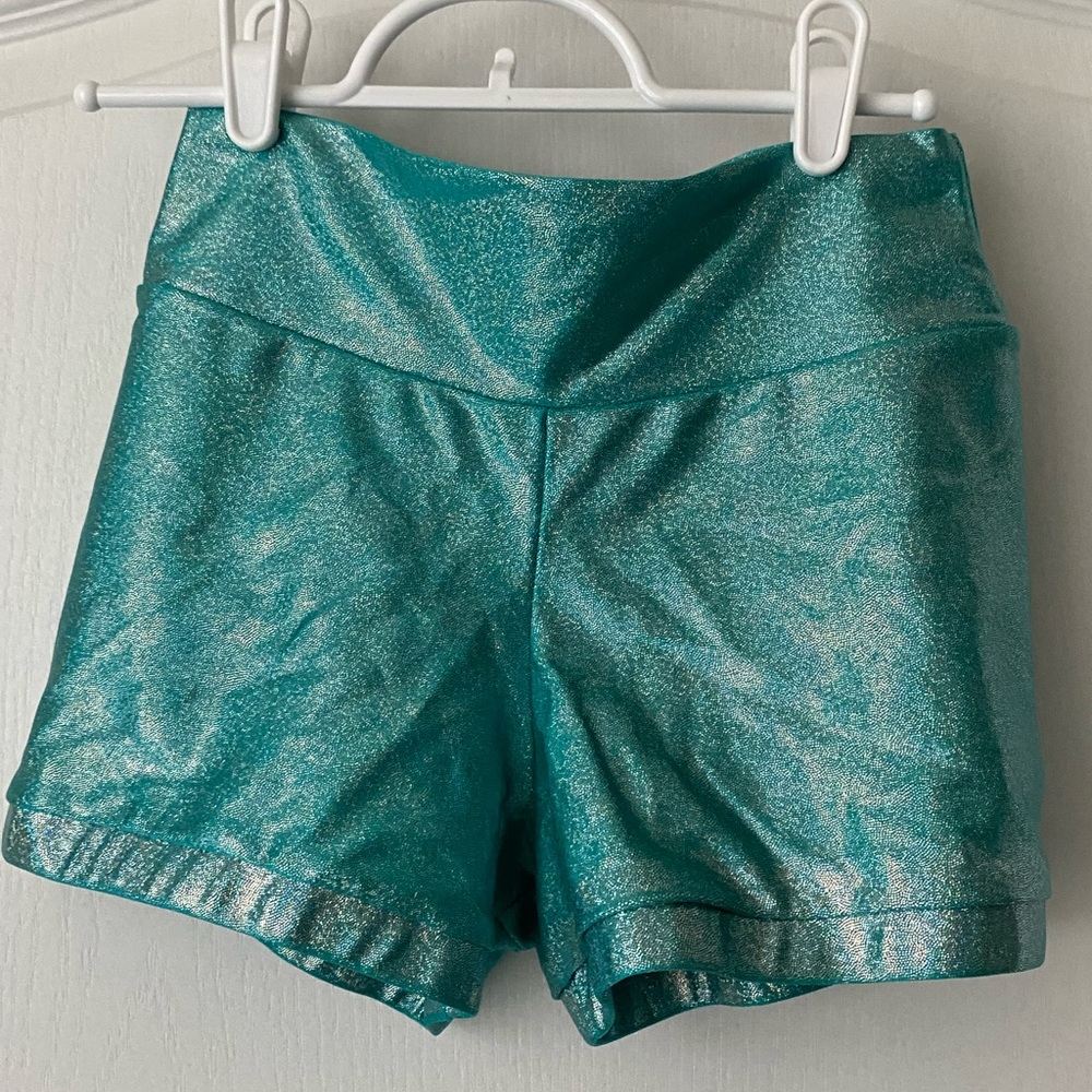 Ingenue's iridescent performance shorts. Size medium. Color: Jade.